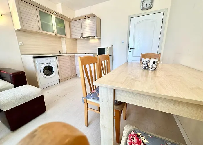 Blue Marine - Menada アパート