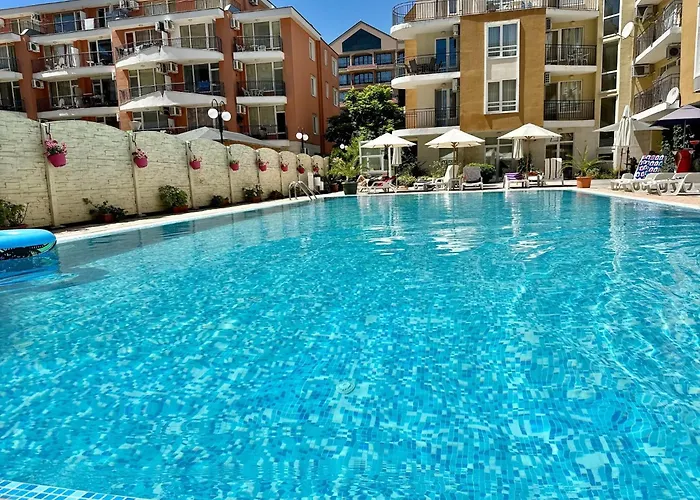 Blue Marine - Menada アパート *