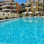 Blue Marine - Menada Apartment *